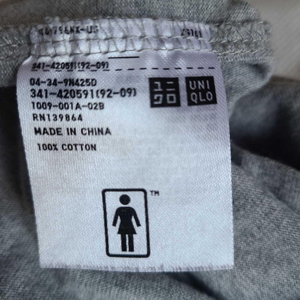 Uniqlo Gray Tee with Skateboard Graphic and Purple Text 100% Cotton Size M - Picture 7 of 7